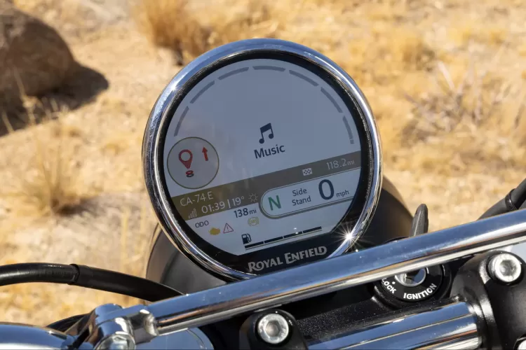 Royalenfield Bear650 27 071124123503 1